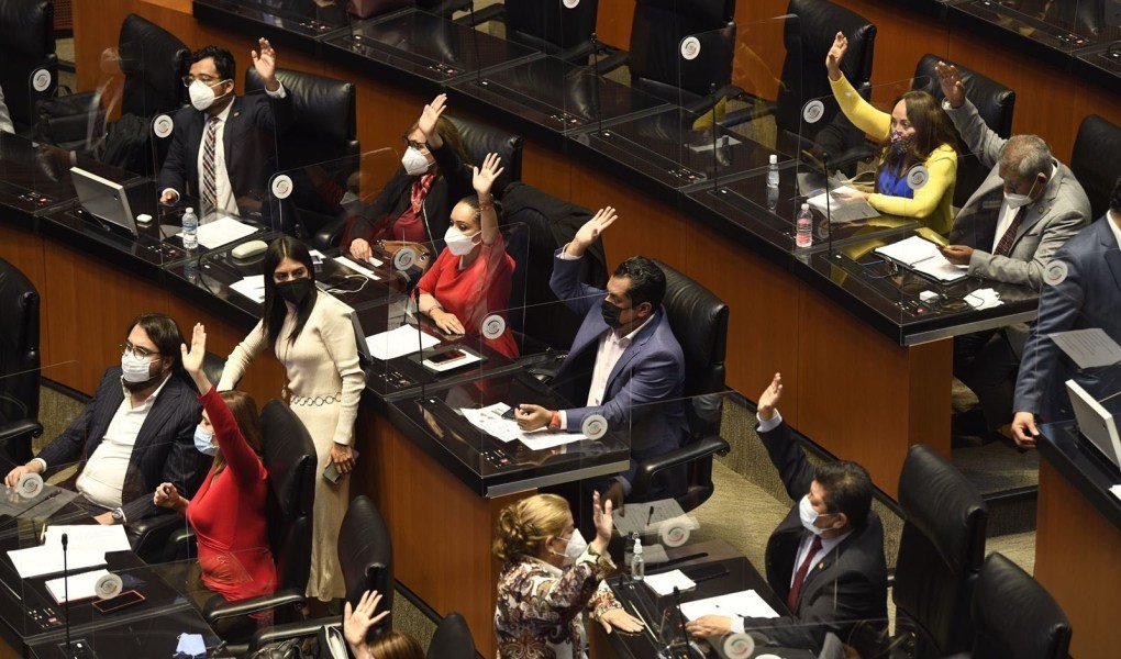 Diputados aprueban en comisiones prórroga de un mes a reforma de outsourcing