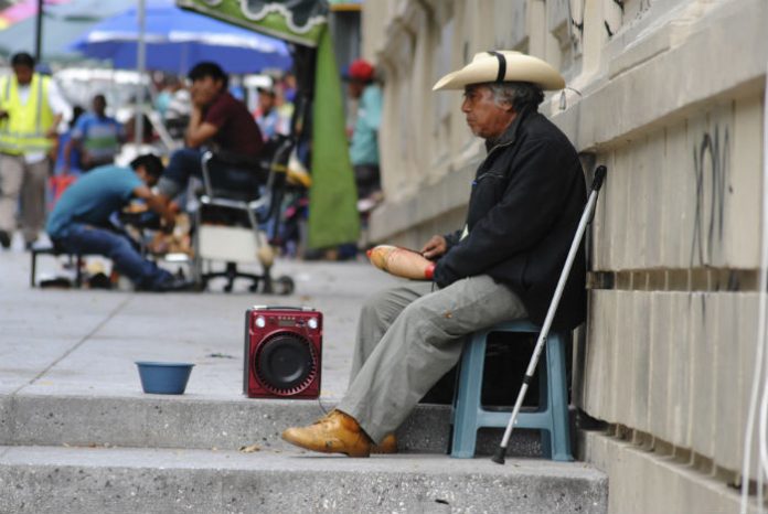 En 2021 un millón de mexicanos salió de la pobreza laboral: Coneval