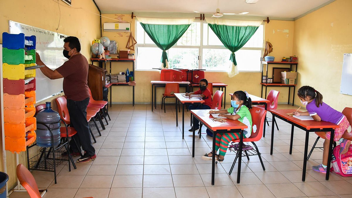 Senadora priista pide a SEP aplazar el regreso a clases presenciales