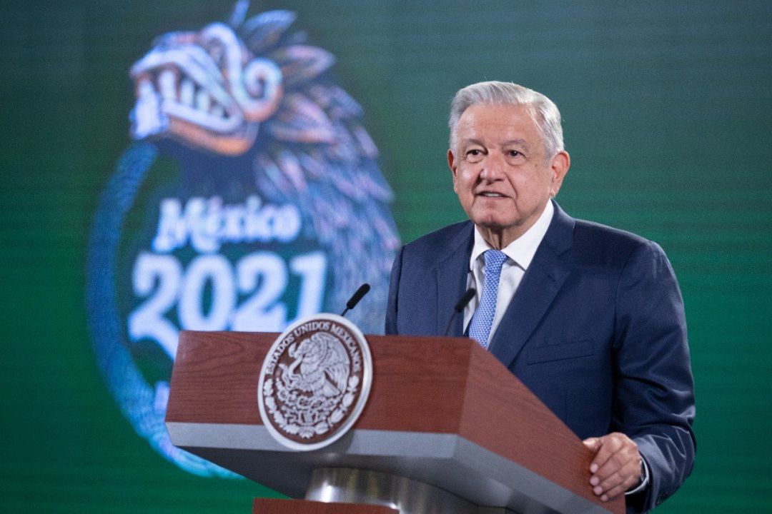 AMLO envía pésame a familiares de víctimas de incendio en plataforma de Pemex