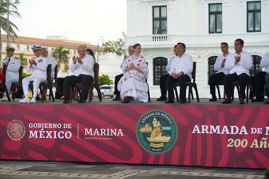 AMLO encabeza ceremonia por bicentenario de la Armada de México