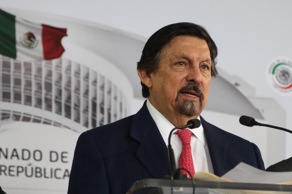 Ordenan a Napoleón Gómez pagar 54 mdd a trabajadores
