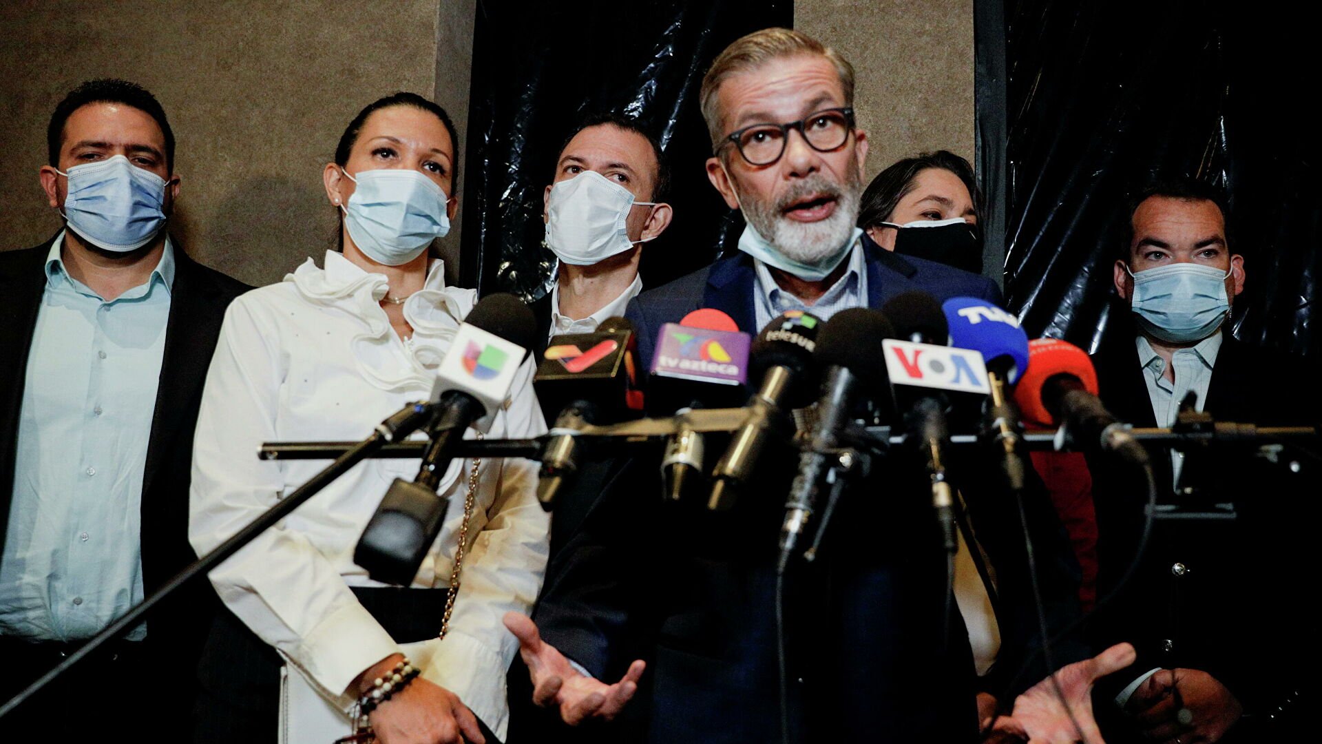 Oposición en Venezuela pide a Maduro seguir el diálogo; Noruega se ofrece a colaborar