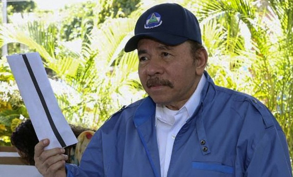 Biden restringe entrada a EU a Daniel Ortega, su esposa y funcionarios de Nicaragua