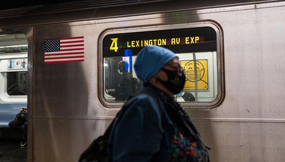 Washington deja de exigir uso de cubrebocas en interiores