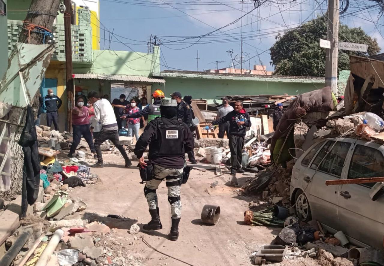 Reportan una persona muerta tras explosión y derrumbe de casa de la Pensil Norte