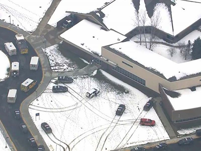 Tiroteo en secundaria de Michigan deja al menos 3 muertos y varios heridos