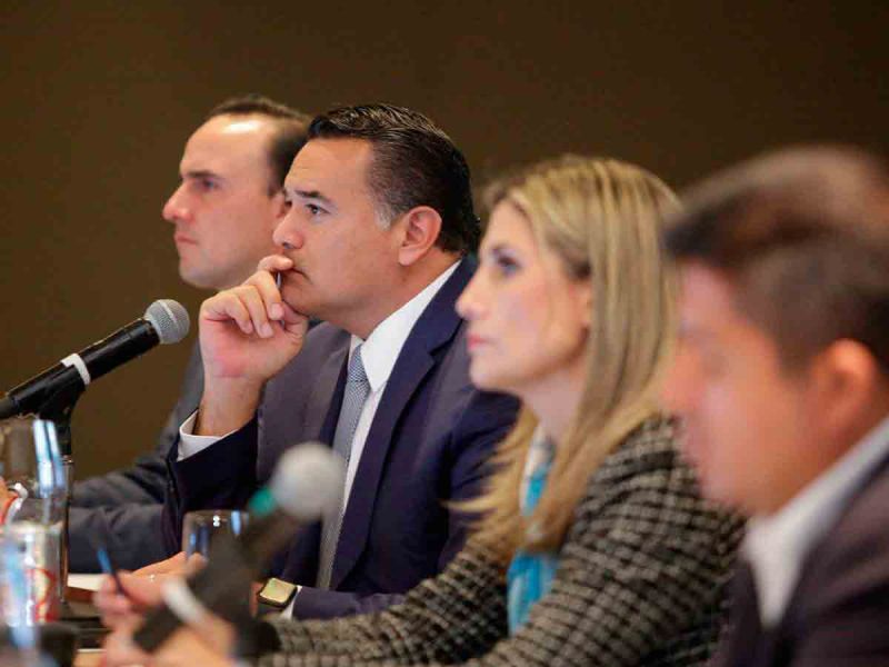 Presidentes municipales realizan reunión en CdMx y comparten experiencias