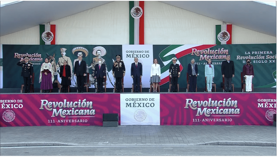 En desfile de la Revolución Mexicana, recuerdan pandemia de la gripe española de 1918