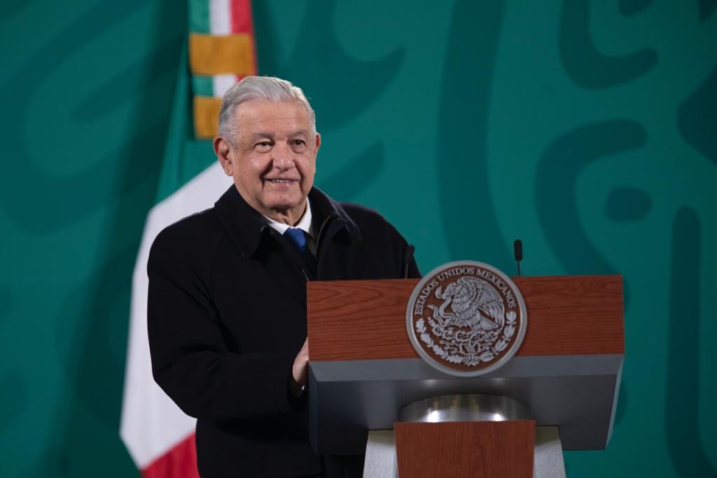 AMLO celebra que presidente de la Cámara de Diputados retirara denuncia contra consejeros del INE