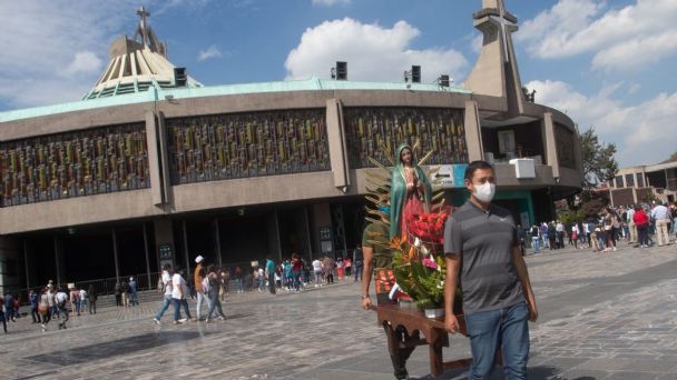 Elementos de la SSC mantiene operativo de seguridad en la Basílica de Guadalupe