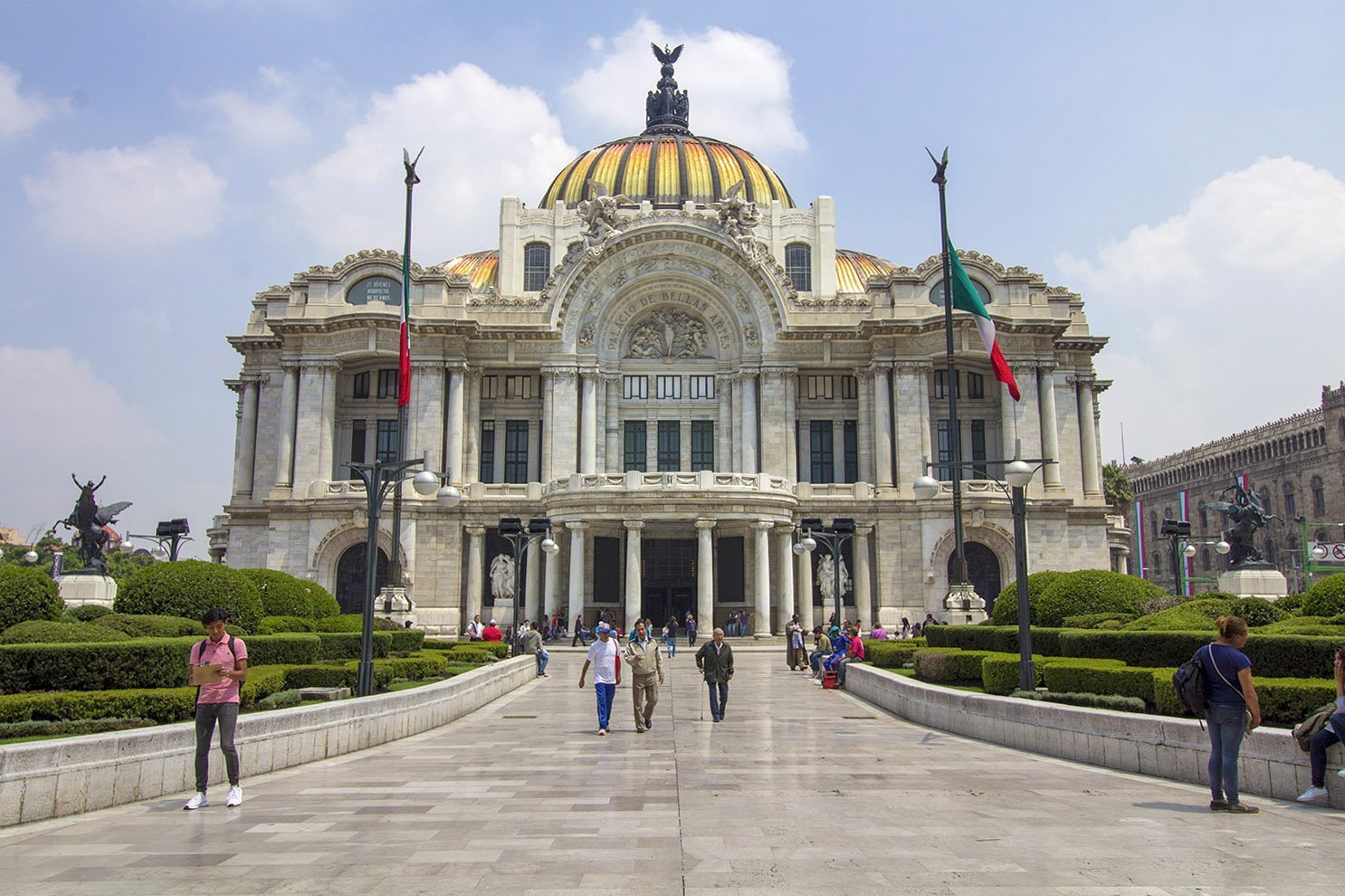 Ofrecen Palacio de Bellas Artes para homenaje a Vicente Fernández