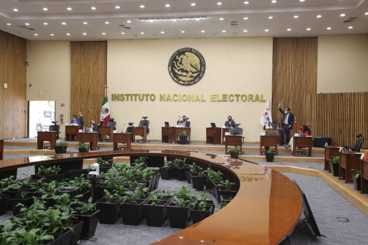 Corte otorga suspensión a AMLO; pide al INE seguir preparando revocación