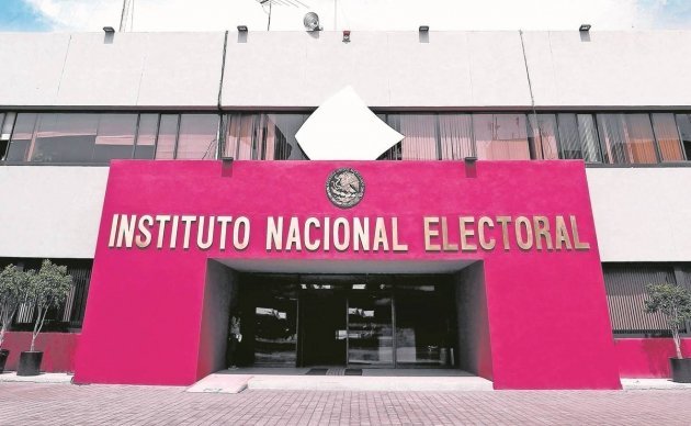 Opositores a reforma electoral convocan a «marea rosa» mismo día que marcha de AMLO
