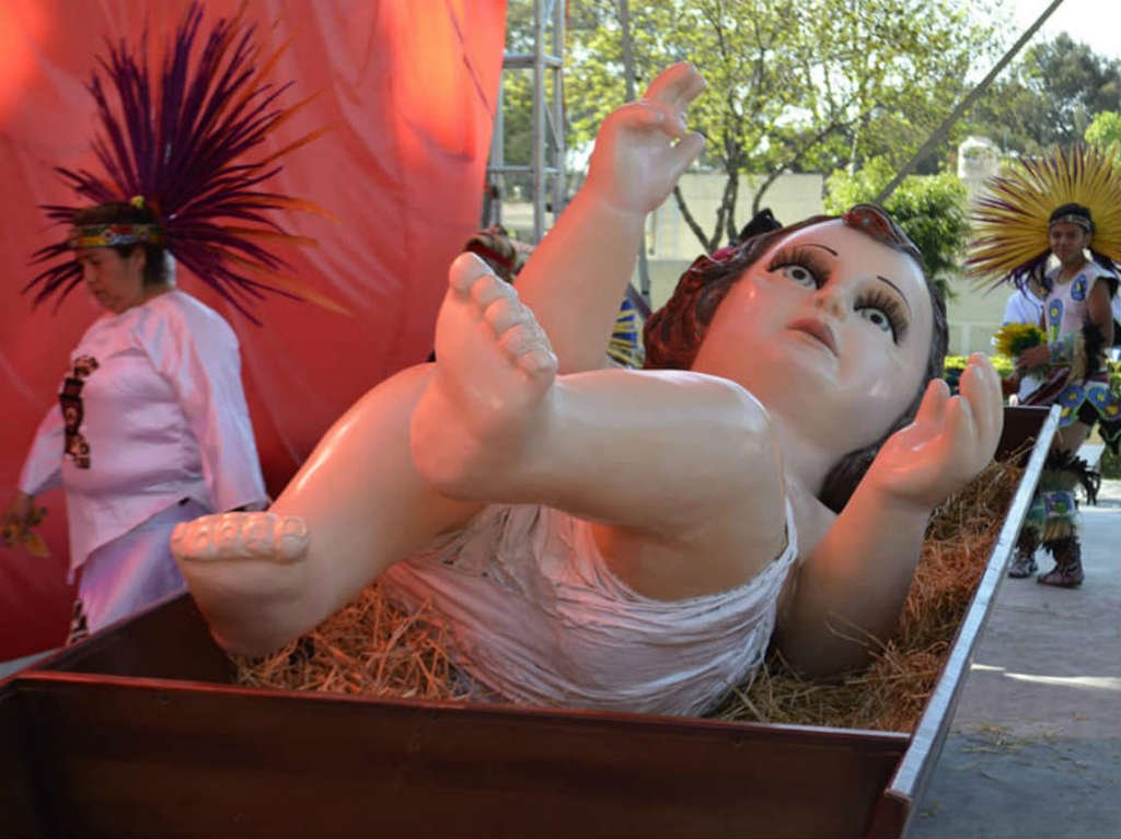 Exhiben a Niño Dios gigante en Iztapalapa con motivo de celebraciones navideñas