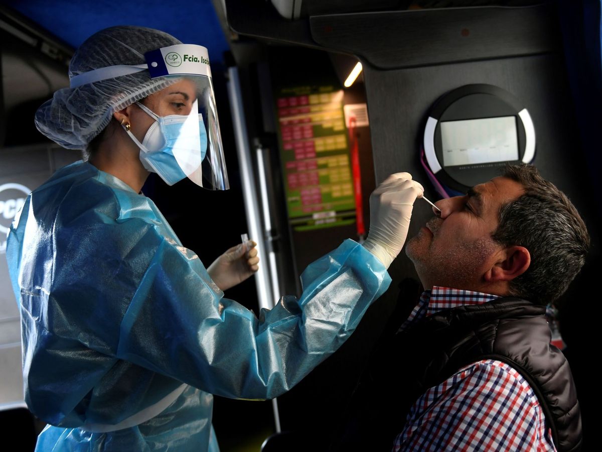 Variante Ómicron provocará «un gran número de hospitalizaciones»: OMS