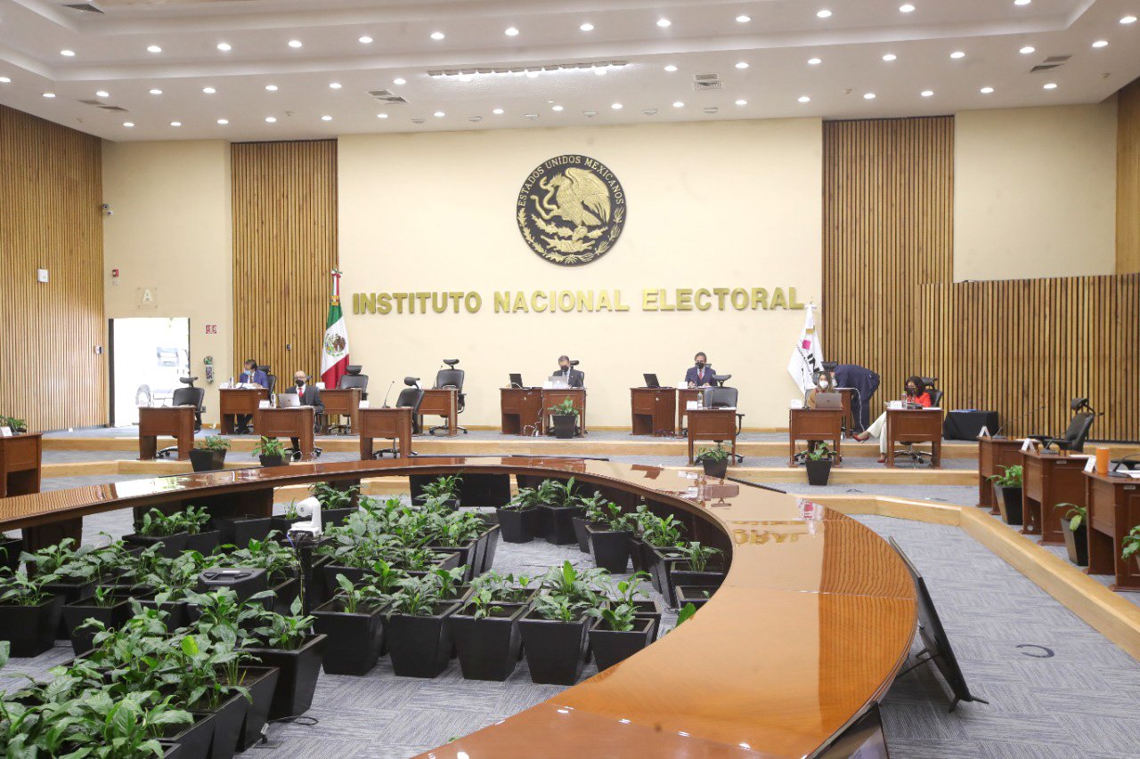 Denuncia penal contra de consejeros es persecución, señala INE