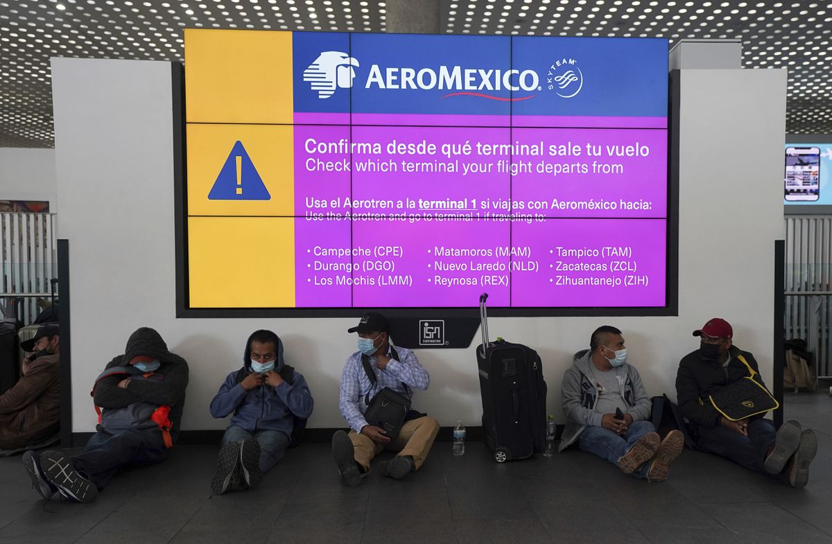 Aeroméxico y Viva Aerobus cancelan siete vuelos por casos covid