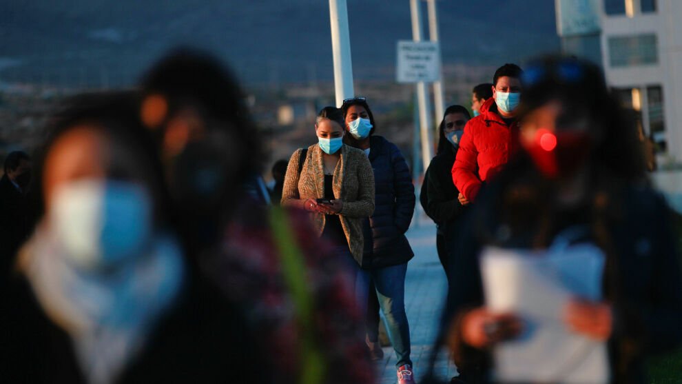 Edomex retrocede a semáforo epidemiológico amarillo y Sheinbaum pide esperar a que Ssa determine la situación de la capital