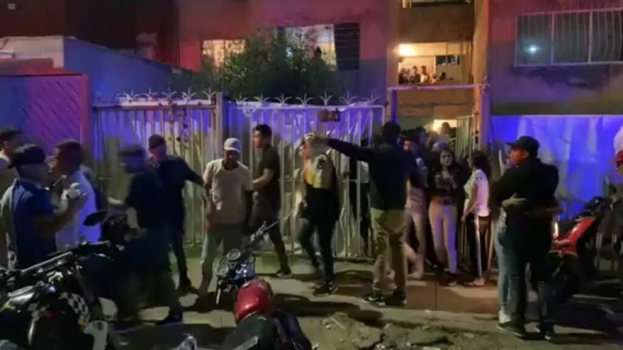 Desalojan a más de 200 jóvenes en fiesta clandestina en Metepec