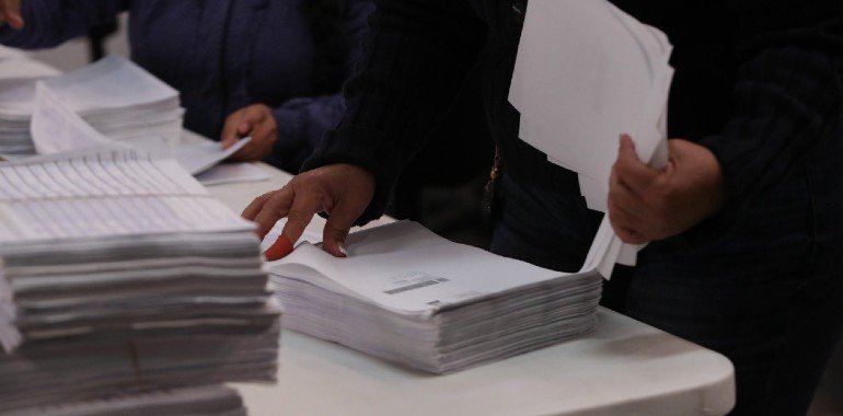 INE reporta 99.40% de firmas válidas para revocación de mandato; sólo faltan 16 mil