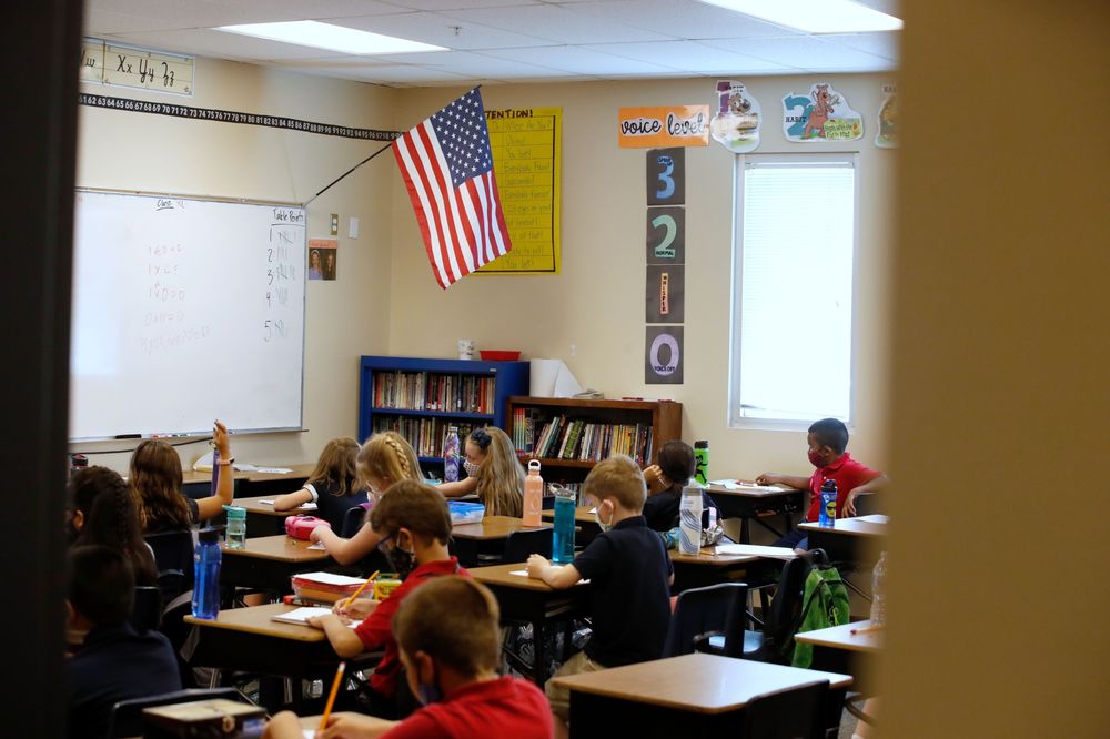 Preocupa regreso a clases en EU ante “explosión” de contagios de Covid-19
