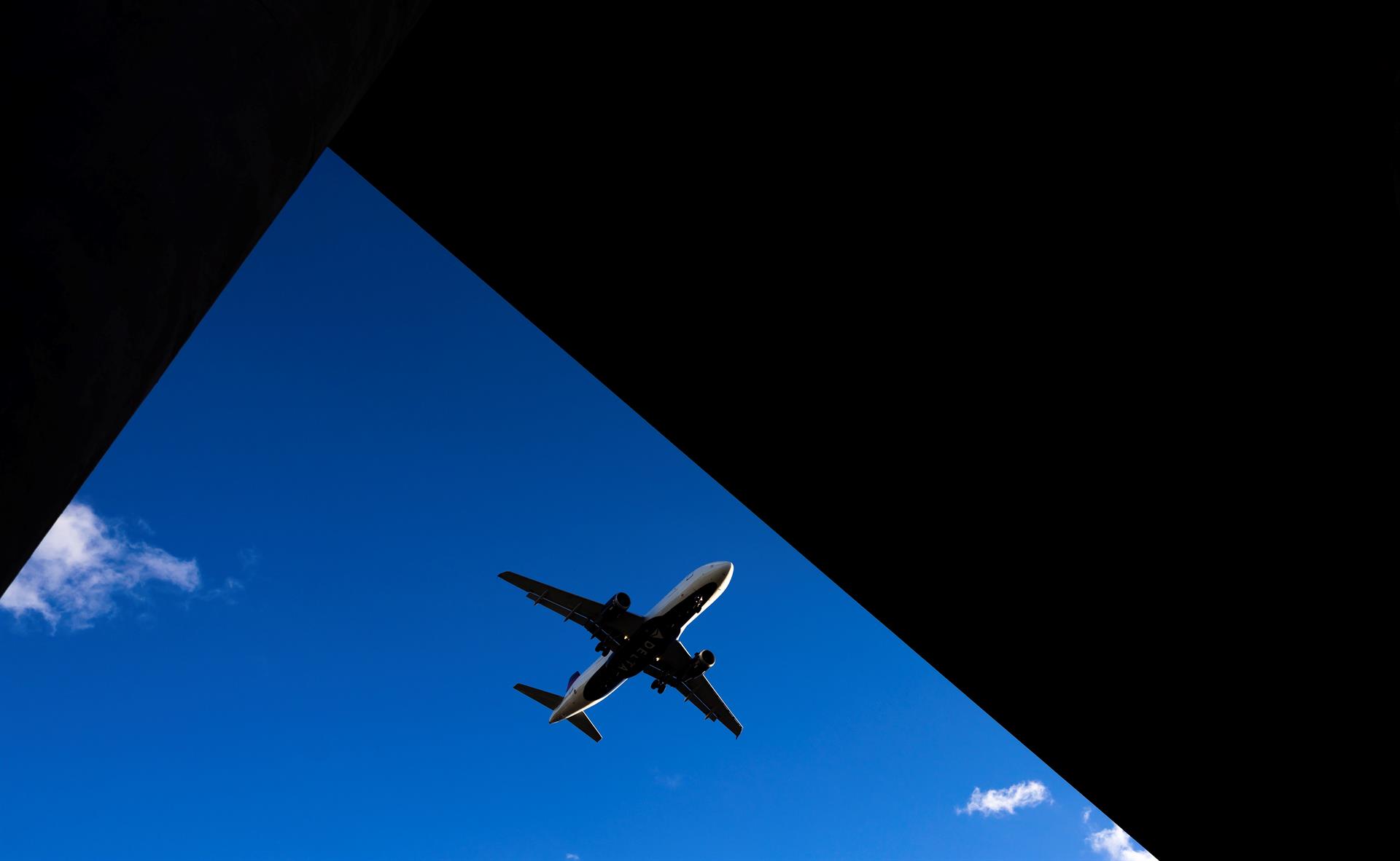 Aerolíneas cancelan decenas de vuelos ante estreno de red 5G en EU