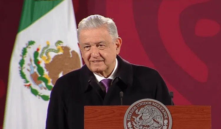 AMLO defiende estrategia de gobierno contra covid-19 