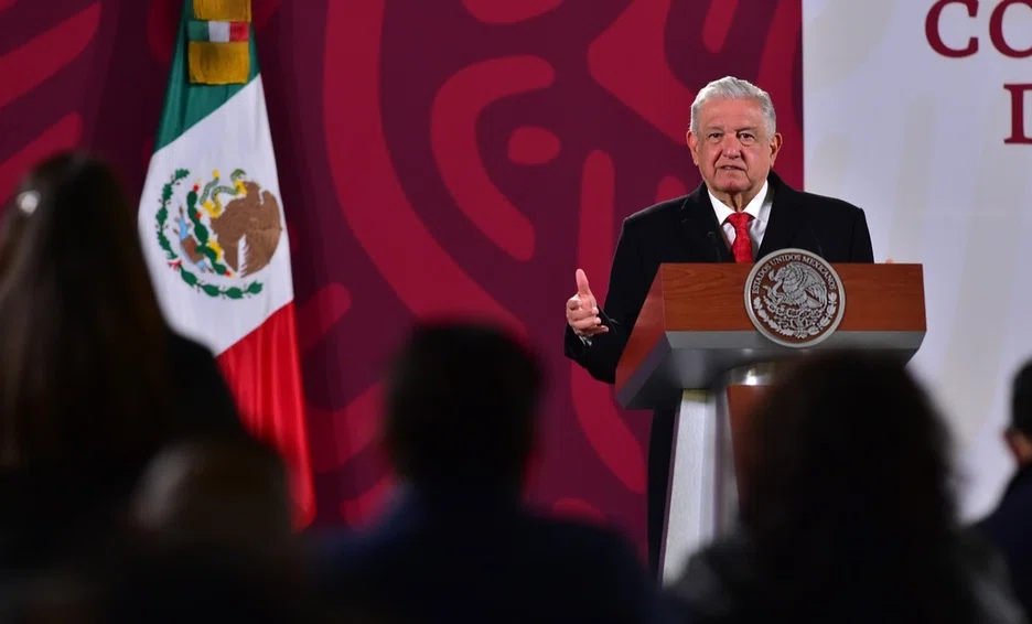 AMLO suspende videos sobre avances de obras prioritarias por veda electoral  