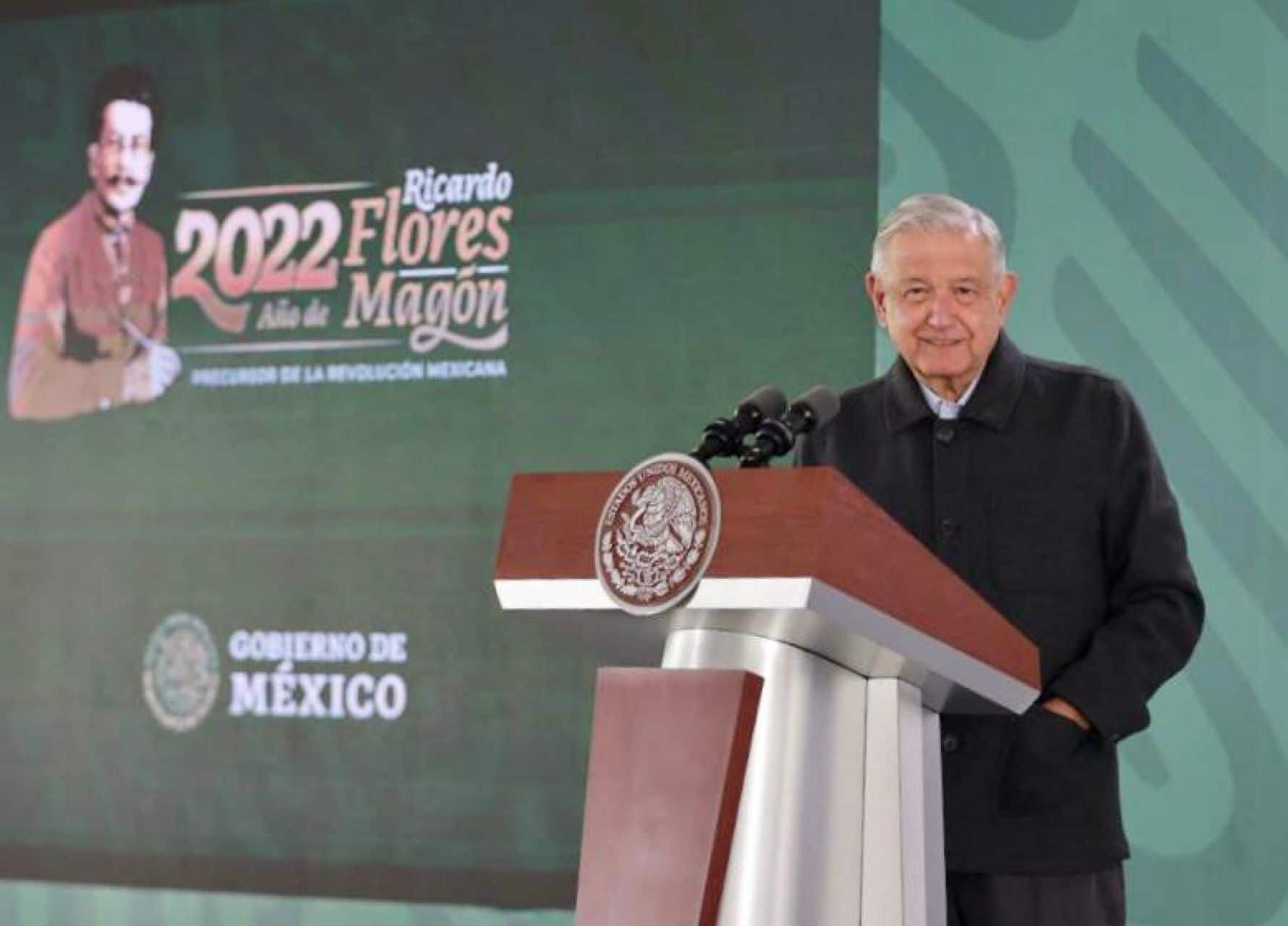 Agradece AMLO respaldo de embajador de EU a reforma eléctrica