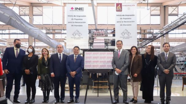 Inicia impresión de boletas para consulta de revocación de mandato