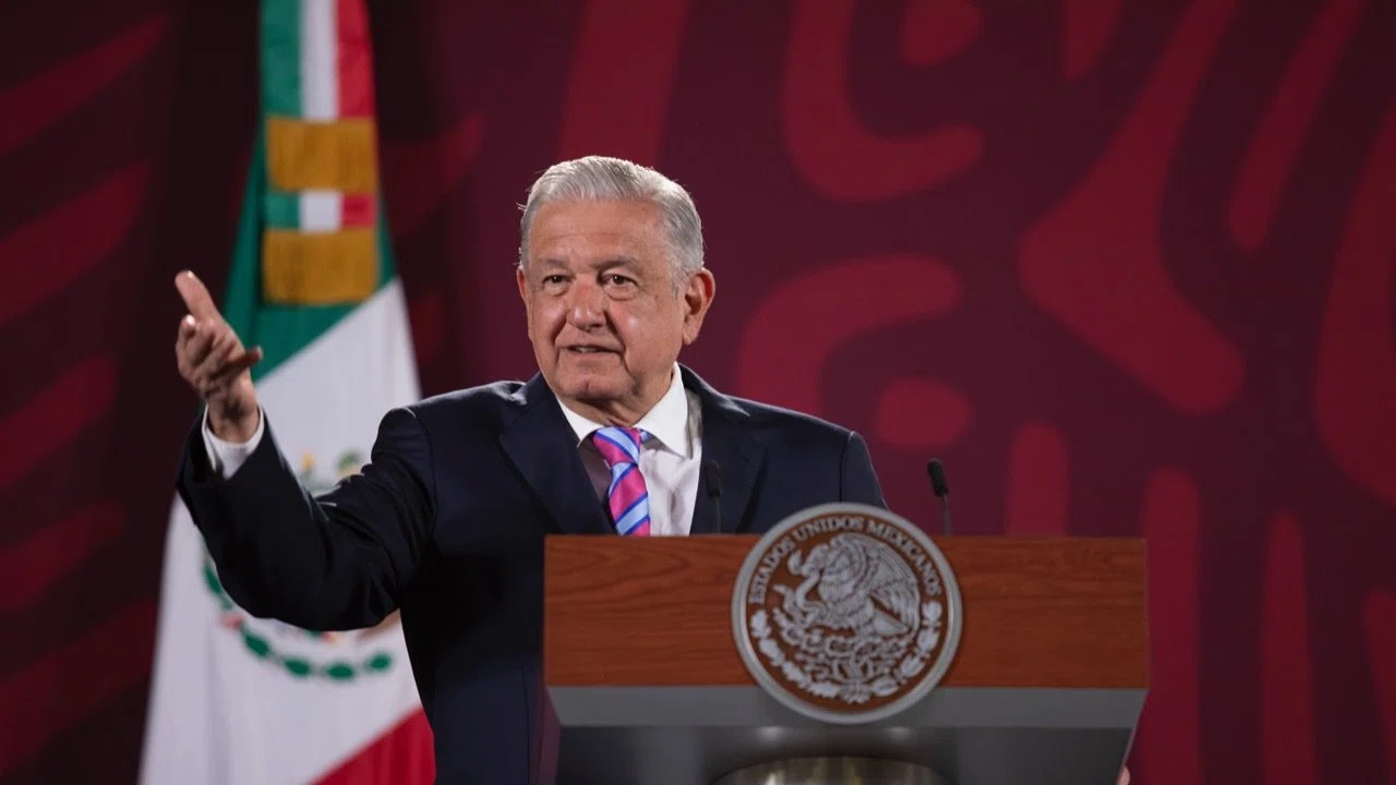 Por ética, periodistas deberían informar cuánto ganan: AMLO  