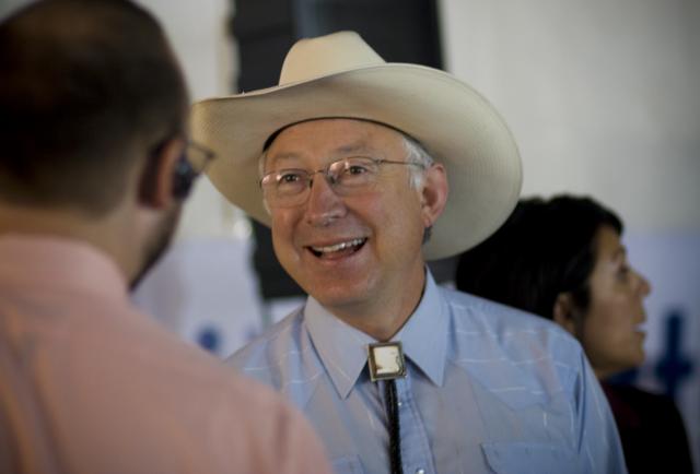Ken Salazar se reúne con diputados; hablarán sobre relación bilateral 