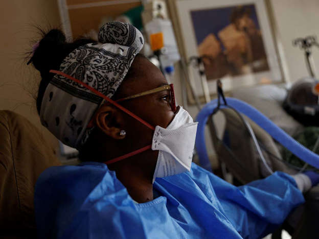 EU supera los 900 mil muertos por covid-19: Universidad Johns Hopkins