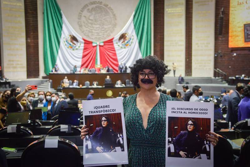 Diputada Salma Luévano se disfraza de Quadri para exigir su desafuero tras discurso transfóbico