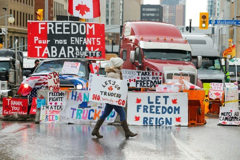 Declaran estado de emergencia en Ontario por protesta de camioneros