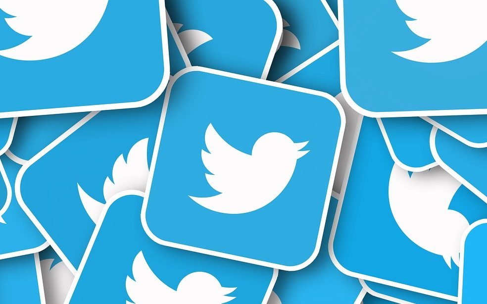 Twitter alerta que la plataforma «está siendo restringida para algunas personas en Rusia»