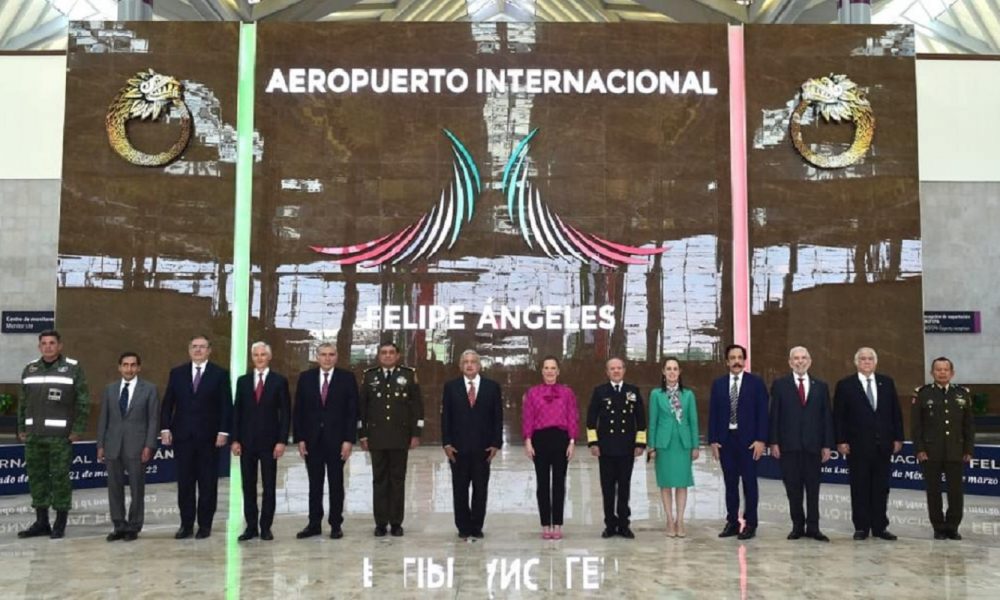 AMLO y cientos de invitados celebran inauguración del AIFA 