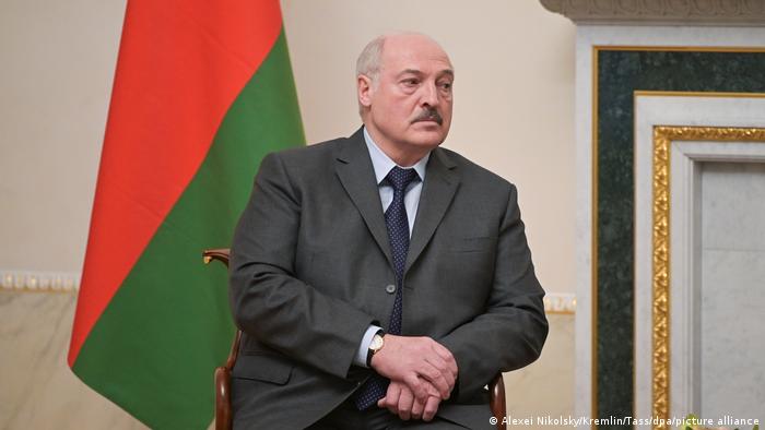 Bielorrusia expulsa a diplomáticos de Ucrania y decide cerrar consulado de Brest
