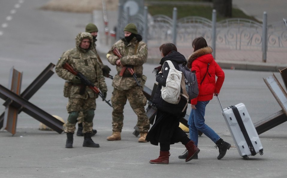 Ucrania abre seis corredores humanitarios para evacuar civiles