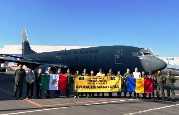 Despega avión de la FAM rumbo a Rumania por mexicanos que huyeron de Ucrania