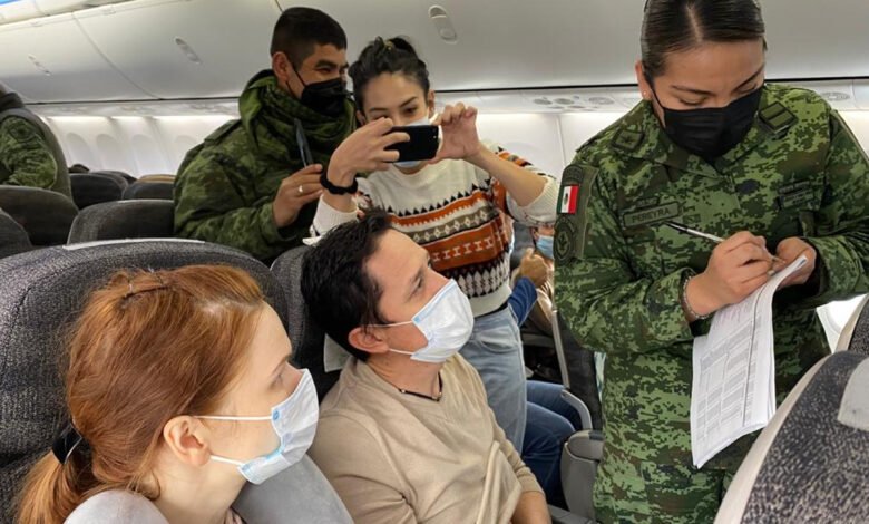 Avión de la Fuerza Aérea en camino a México con 81 personas rescatadas de Ucrania