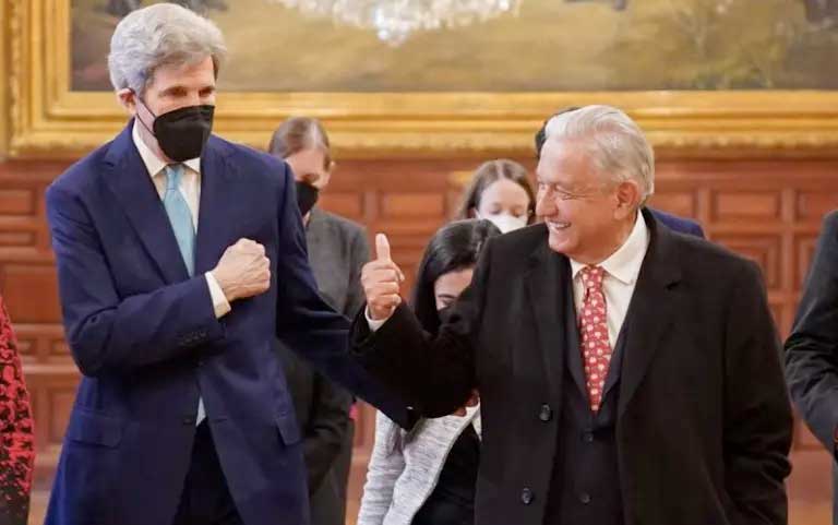 AMLO recibe en Palacio Nacional a John Kerry y empresarios de EU