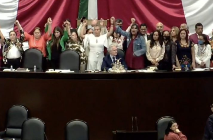 Gabriel Quadri llama “señor” a diputada trans; legisladoras toman el Pleno