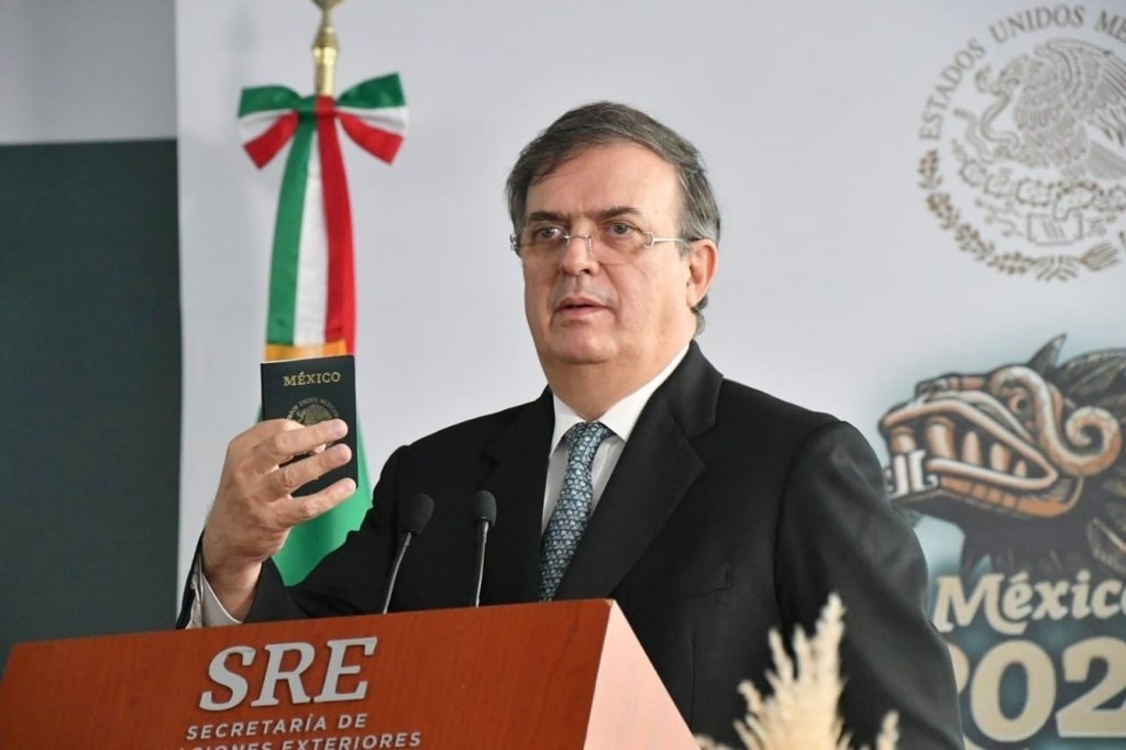 Reta Ebrard a que EU dé pruebas de espías rusos