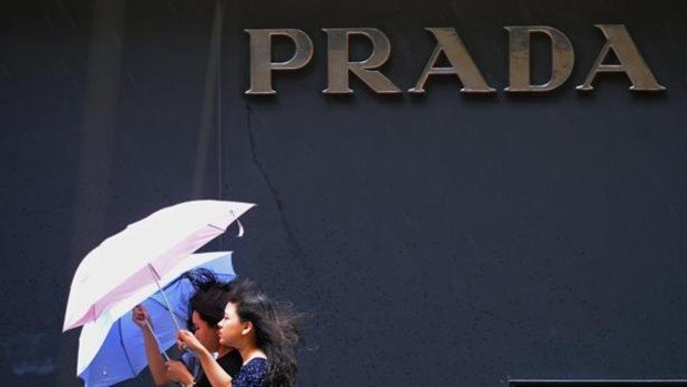 Prada suspende sus servicios en Rusia tras invasión a Ucrania