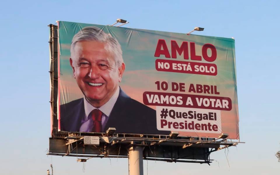 Ministro de la Corte rechaza frenar acuerdo del INE que ordena a AMLO retirar propaganda gubernamental