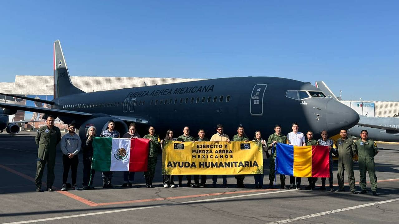 Llega segundo avión de la Fuerza Aérea a Rumania; entrega ayuda humanitaria a refugiados