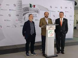 Legisladores de Ucrania piden a México donar armas para combatir a Rusia