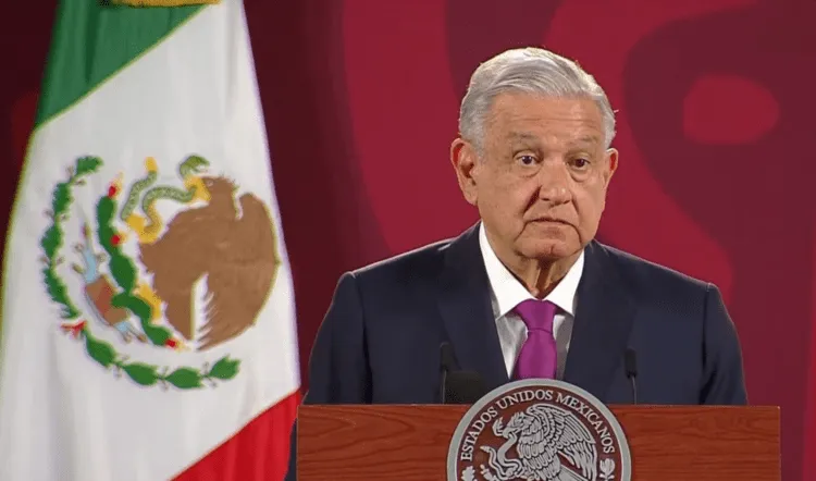 Anuncia AMLO que están por iniciar diálogos con empresas de auto abasto eléctrico 